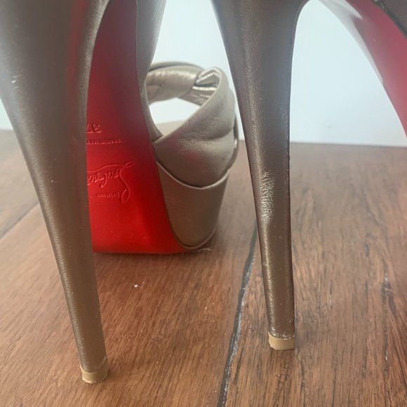 Christian Louboutin Gold Volpi Peep D'Orsay Heels - Picture 5 of 6